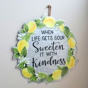 Metal Lemon's Sign Decor NWT